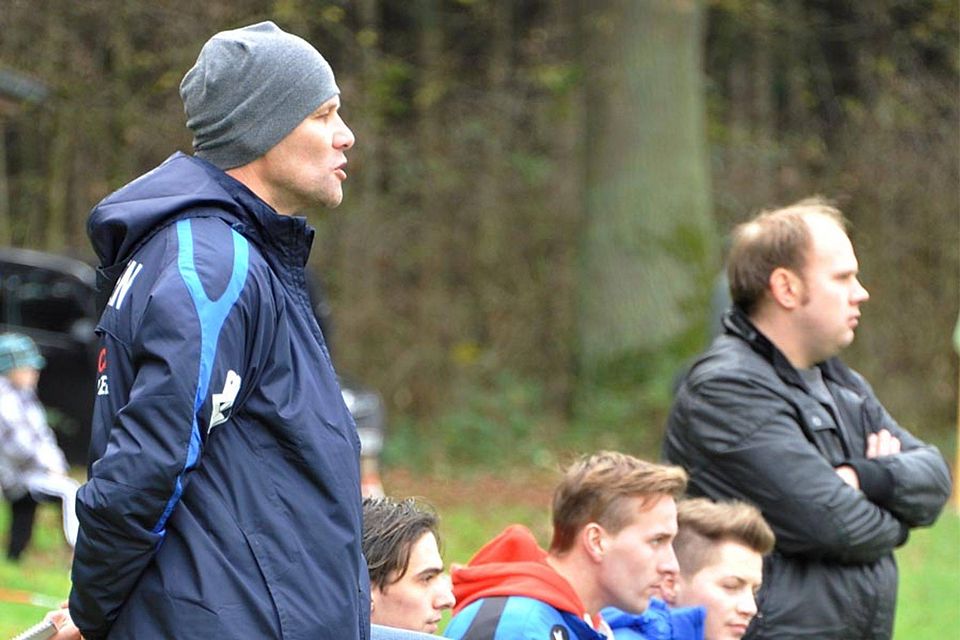 Armin Resselberger (links) beobachtet in der neuen Saison die Dillinger Spiele nicht mehr als Trainer.  F.: Aumiller