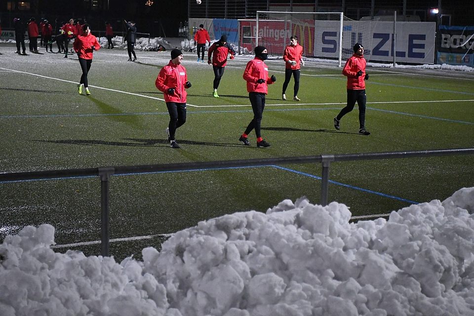 Amateure beim Flutlicht-Training: Wegen der drastisch steigenden Energiepreise drohen auch vielen Fussball-Vereinen satte Tarif-Erhöhungen.