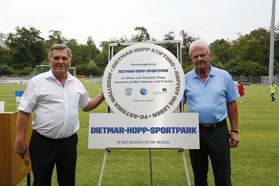 Dietmar Hopp (l.) und FCA-Präsident Willi Kempf. Foto: Pfeifer