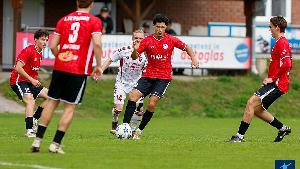 Umut Orbay (am Ball) wird in dieser Spielzeit mit hoher Wahrscheinlichkeit nicht mehr zum Einsatz kommen 