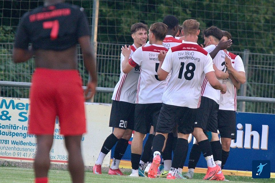 Sieben Zähler aus den letzten vier Partien: Dank eines starken Schlussspurts hielt der TSV 1860 Weißenburg in der Landesliga Nordost direkt die Klasse (Archivfoto). Sieben Zähler aus den letzten vier Partien: Dank eines starken Schlussspurts hielt der TSV 1860 Weißenburg in der Landesliga Nordost direkt die Klasse (Archivfoto).
