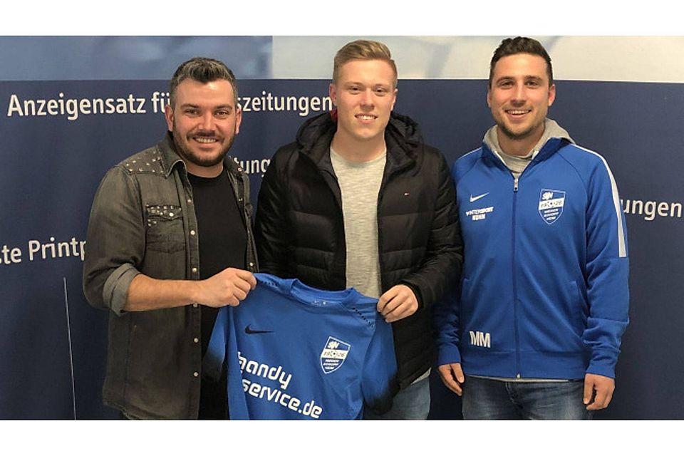 Von links: SVN-Spielausschuss Nicolas Braun, Felix Weingart, Co-Trainer Max Maassen. | Foto: Verein