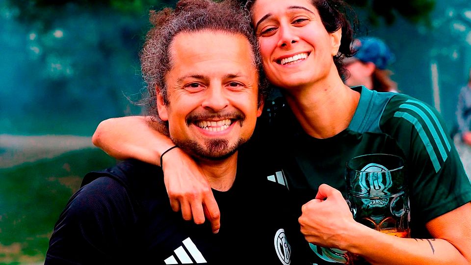 Gemeinsam stehen sie für den Erfolg beim TSV Turnerbund München: Trainer Lazaros Grigoriadis und Sheeva Seyfi.