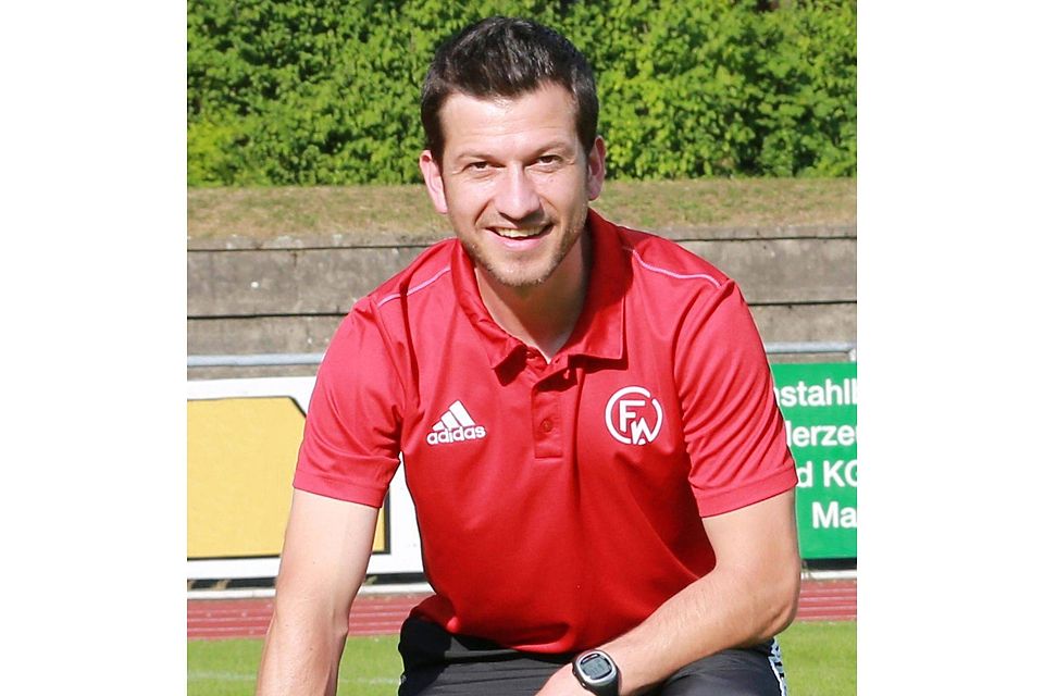 Der 39-jährige Florian Meffert bleibt für eine weitere Saison Trainer beim FC Wangen Foto: Archiv