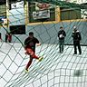 Geschwindigkeitsschießen bei der Hallenfußball-Stadtmeisterschaft in Georgsmarienhütte Foto: Viktoria 08 Georgsmarienhütte