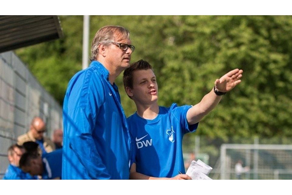 Gibt künftig die Richtung beim TuS vor: Dennis Weiß (rechts, mit Ex-Coach Thomas Hauser) | Foto: Markus Schächtele