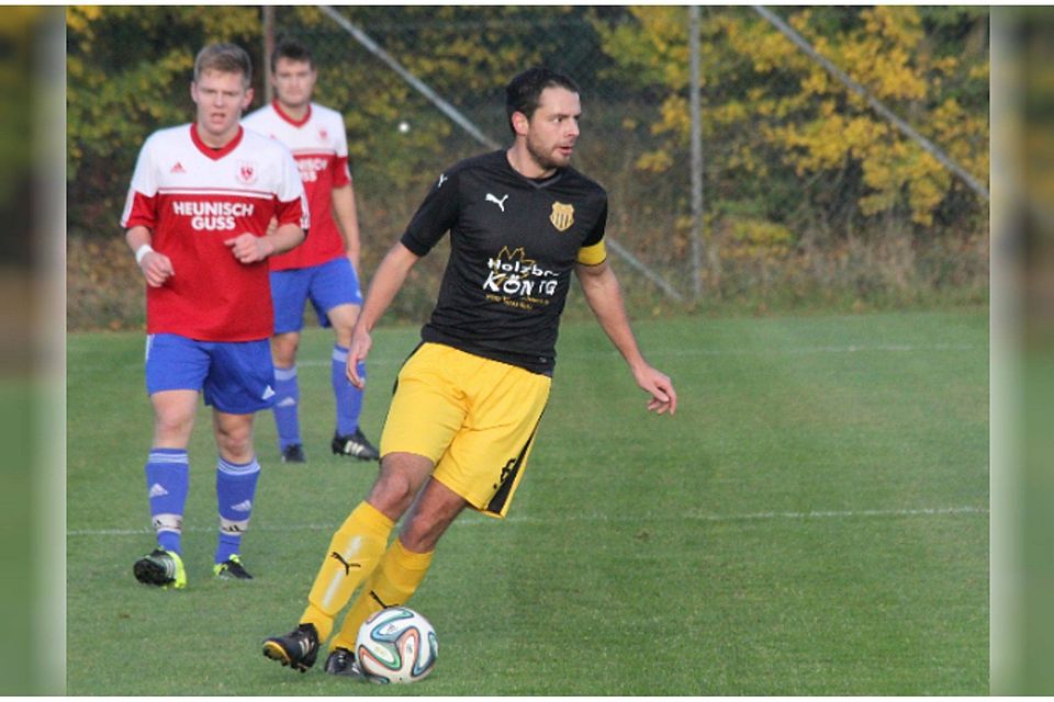 Künftig nicht mehr am Ball für Solnhofen: TSG-Kapitän Tobias Eberle wechselt im Sommer als Spielertrainer zur DJK Dollnstein. F: Uwe Mühling Künftig nicht mehr am Ball für Solnhofen: TSG-Kapitän Tobias Eberle wechselt im Sommer als Spielertrainer zur DJK Dollnstein. F: Uwe Mühling
