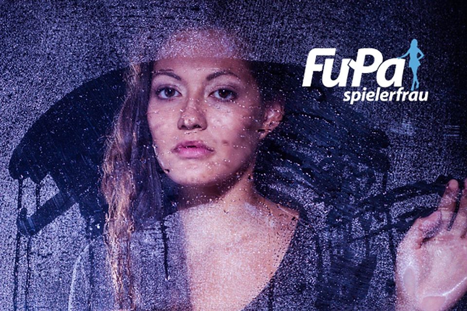 Beschlagene Impressionen: Tanja beim Oktober-Shooting der FuPa-Spielerfrau des Monats. F: Zitt