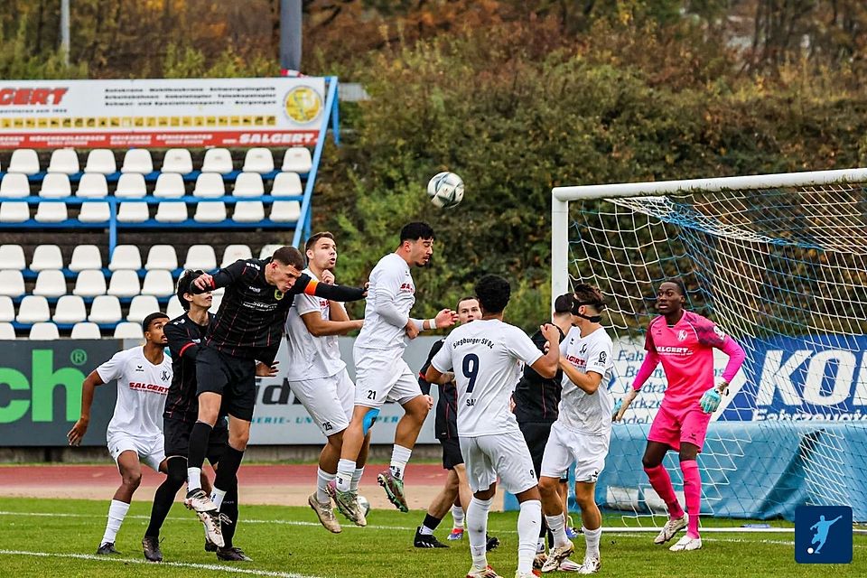 Im Hinspiel bejubelte Düren den Ausgleich zum 1:1 in der 95. Minute
