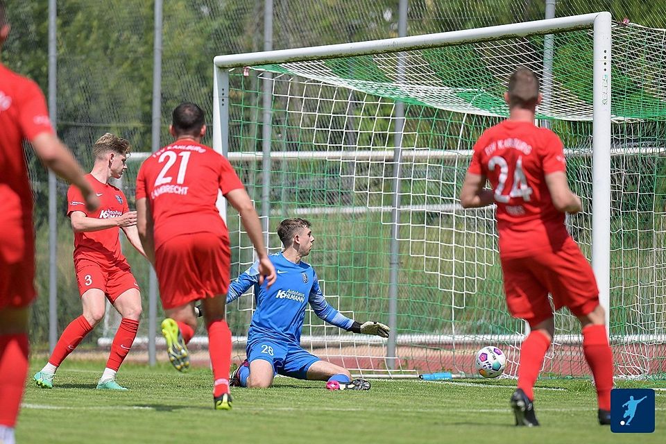 Die löchrigste Defensive der Liga: Dieses Bild gilt leider symbolisch.