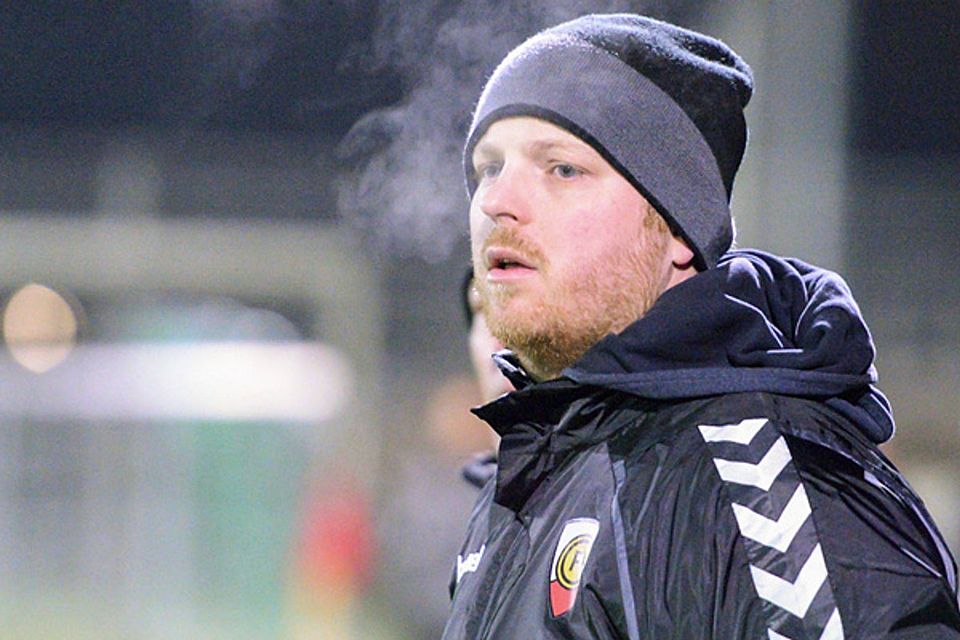 Trainer Andi Pummer bleibt dem FC Unterföhring mindestens zwei weitere Jahre erhalten. F: Leifer