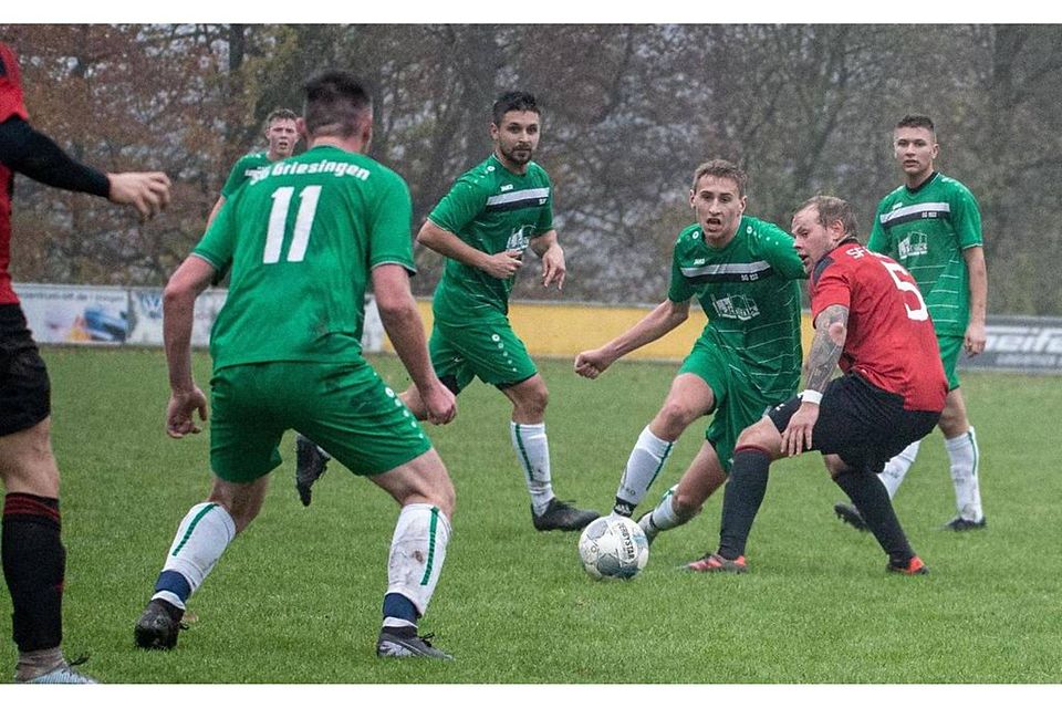 Die SG Griesingen (grün, hier im Spiel gegen Kirchen) spielte eine gute Saison 2019/20 und belegte im Schlussklassement den dritten Platz. (SZ-Foto: mas)