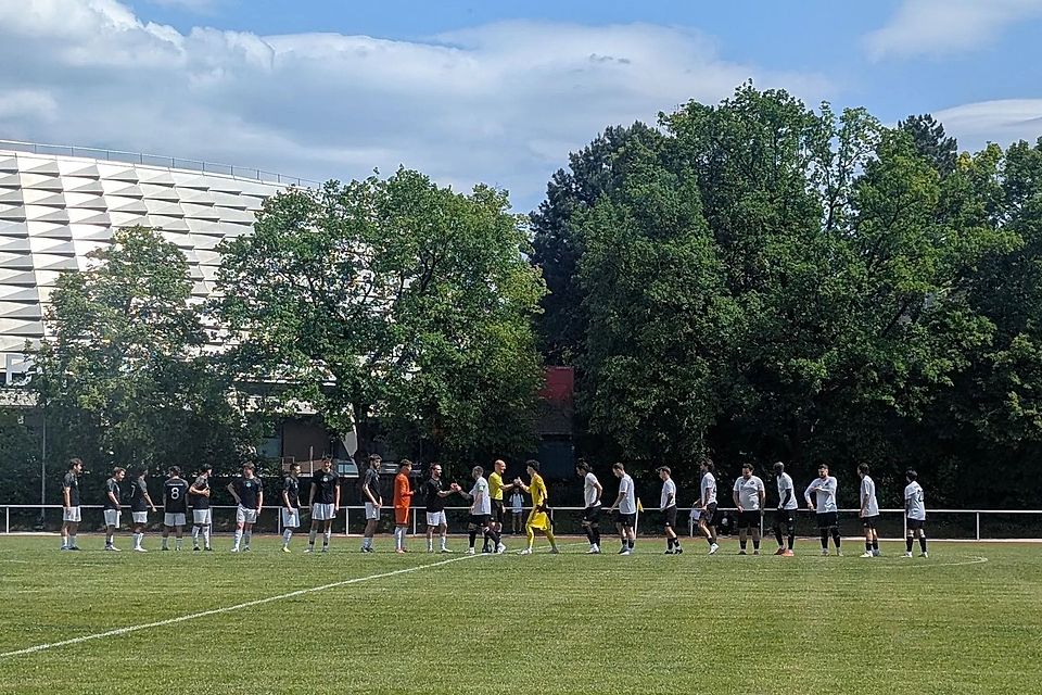 Erstes Spiel im Stadion Erstes Spiel im Stadion
