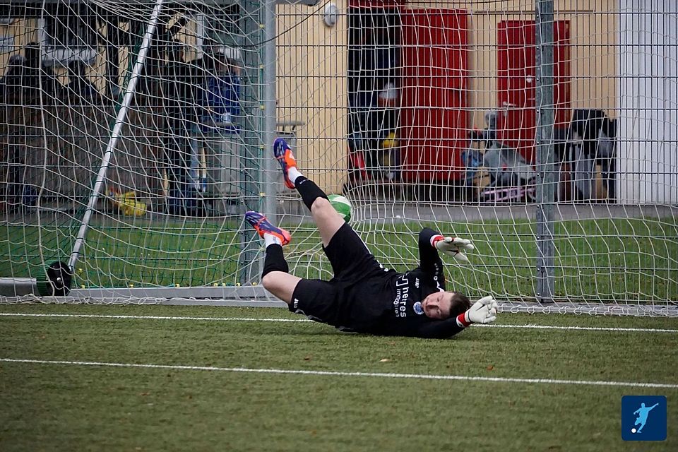 Erneut hat es hinter Zewens Torwart Kevin Noll eingeschlagen: Am Ende stand eine 5:6-Pleite der Hausherren gegen Ellscheid zu Buche. Erneut hat es hinter Zewens Torwart Kevin Noll eingeschlagen: Am Ende stand eine 5:6-Pleite der Hausherren gegen Ellscheid zu Buche.