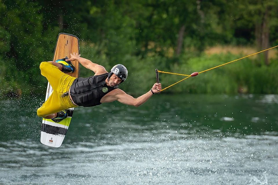 Aus dem früheren Fußball-Profi Oliver Straube ist ein erstklassiger Wakeboard-Fahrer geworden Aus dem früheren Fußball-Profi Oliver Straube ist ein erstklassiger Wakeboard-Fahrer geworden