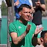 SV Aubing-Coach Patrick Ghigani bejubelt den nächsten Sieg seiner Mannschaft.