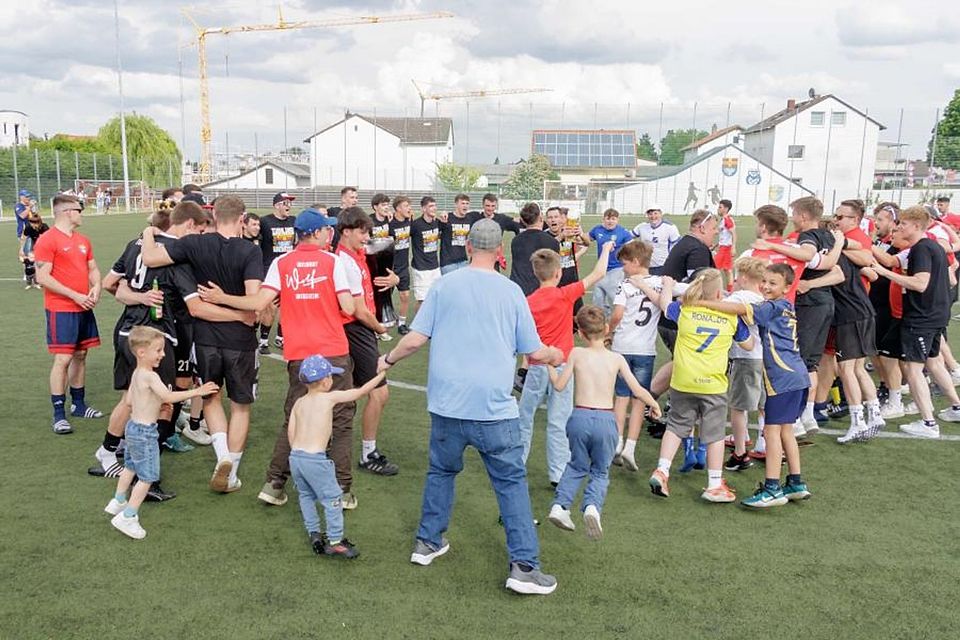 TuS Monsheim feiert die Meisterschaft in der A-Klasse Alzey-Worms. 	Archivfoto: Marc Braner/pakalski-press