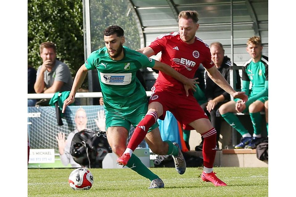 Waldalgesheims Anes Abdiovski (links) – hier im Spiel gegen Pfeddersheim – wurde für zwei Spiele gesperrt.	Archivfoto: Daudistel