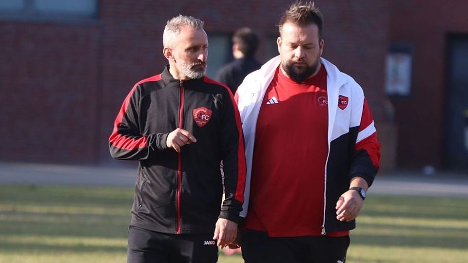 Köpenicker FC Trainer Marco Haman und Paul Weinholz