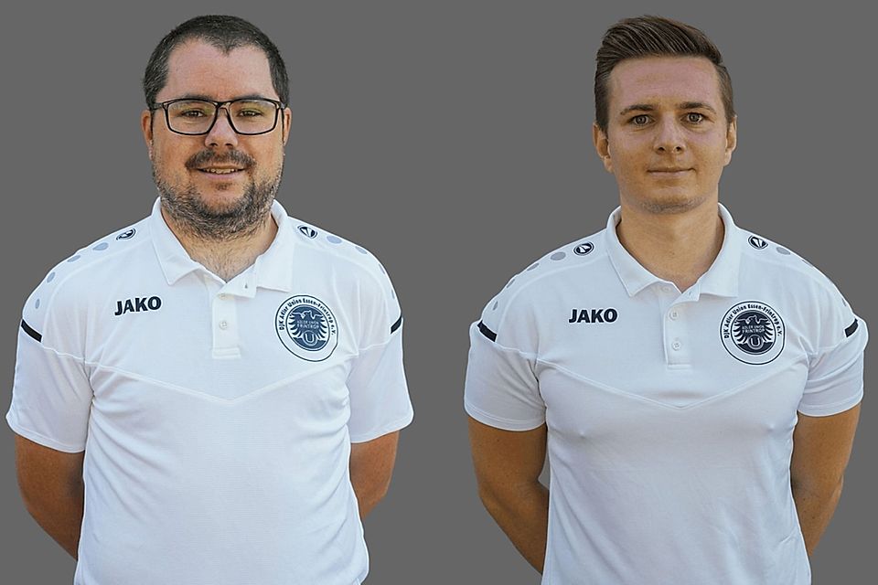 Marcel Cornelissen (li.) und Torben Grzenia haben ihre Verträge bei der DJK Adler Union Frintrop verlängert.