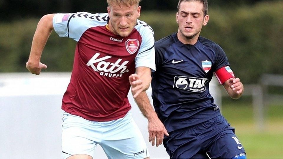 Einen Schritt voraus: Nicholas Holtze (links) enteilt Inter Türkspors Kapitän Abdullah-Ali Kalma. Foto:Staudt