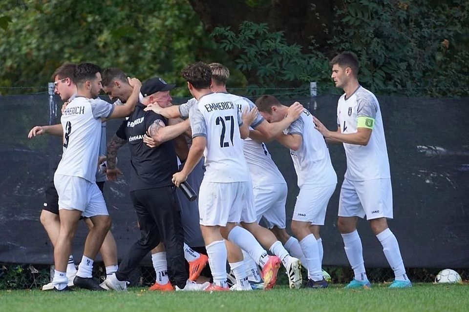 Rheingold Emmerich steigt in die Bezirksliga auf.