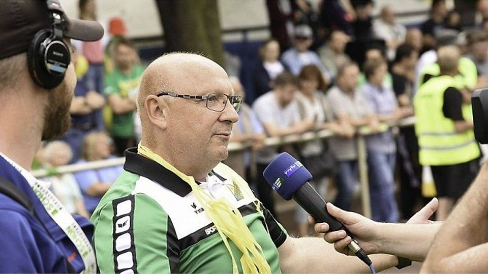 Werner Schneider, hier nach dem Landespokal-Finale 2017, trainierte zuletzt die Damen des SSV Besiegdas. F: Donau