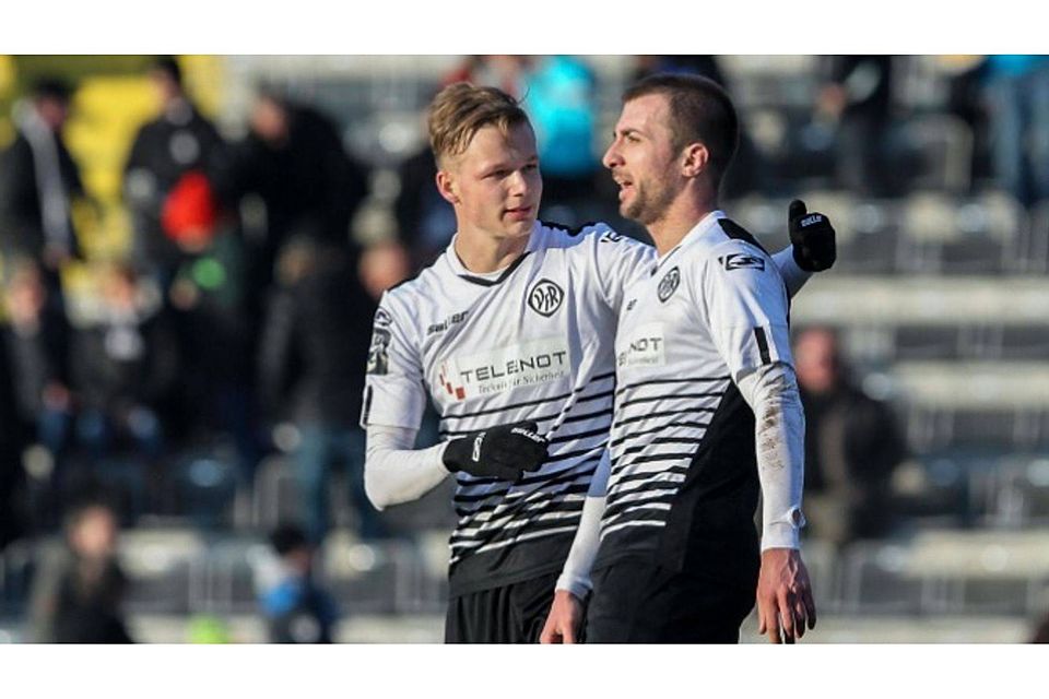 Zwei Neuzugänge, die auch gegen Holstein Kiel zum Einsatz kommen werden: Phillip Hercher (links) und Stürmer Martin Toshev. Foto: Thomas Siedler