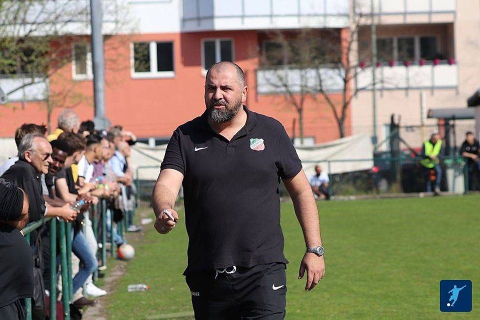 Murat Tik ist erneut als Trainer des CFC Hertha 06 zurückgetreten.