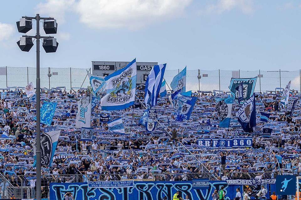 Wegen finanzieller Probleme: Ob es auch in der kommenden Spielzeit Drittliga-Fußball im Grünwalder Stadion zu sehen gibt, ist noch nicht sicher. Wegen finanzieller Probleme: Ob es auch in der kommenden Spielzeit Drittliga-Fußball im Grünwalder Stadion zu sehen gibt, ist noch nicht sicher.