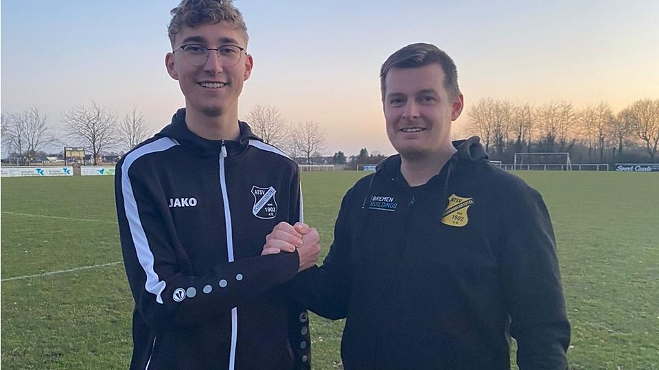 Lennart Gerken (l.) und ATSV-Spartenleiter Jonas Reiß