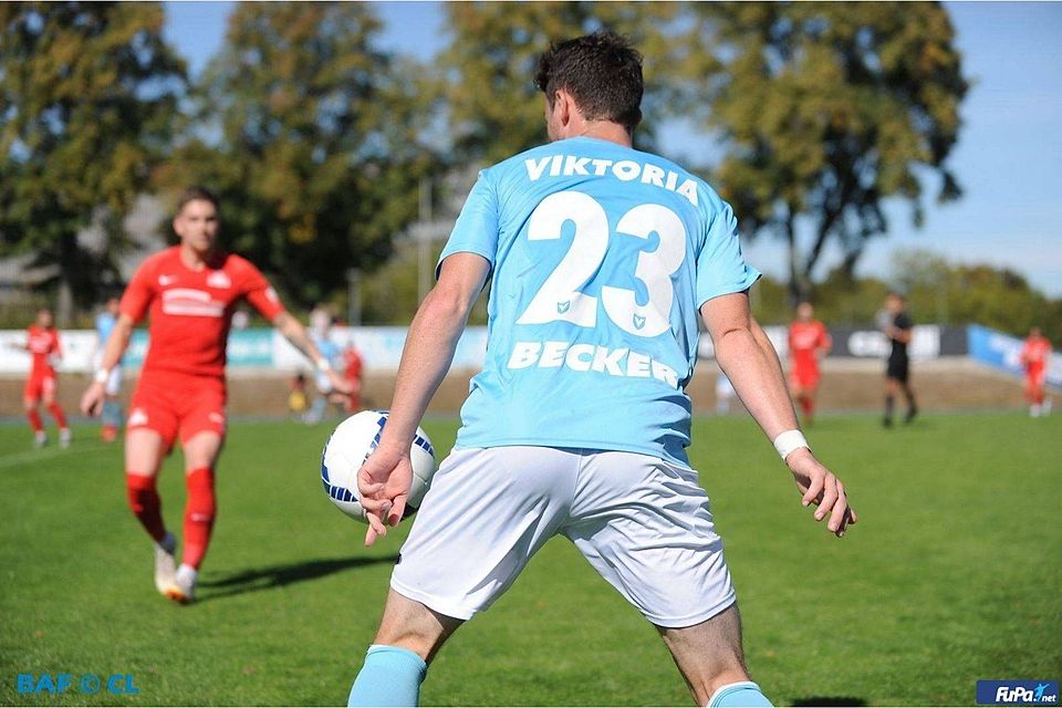 Yannis Becker hat seinen Vertrag bei den Himmelblauen bis 2022 verlängert.