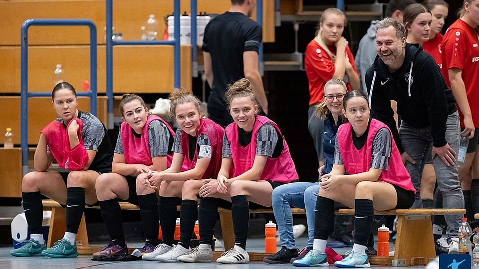 Ausnahmsweise mal nur ein Job: Die Vorrunde der Niederbayerischen verpasste Lea Hochholzer (sitzend 2.v.r). Da war sie "nur" Abteilungsleiterin.