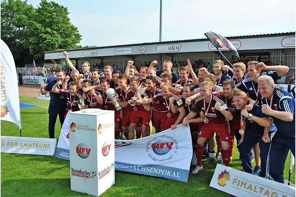 SV Drochtersen/Assel hat den Krombacher Niedersachsenpokal der Saison 2015/16 gewonnen Foto: TAGEBLATT