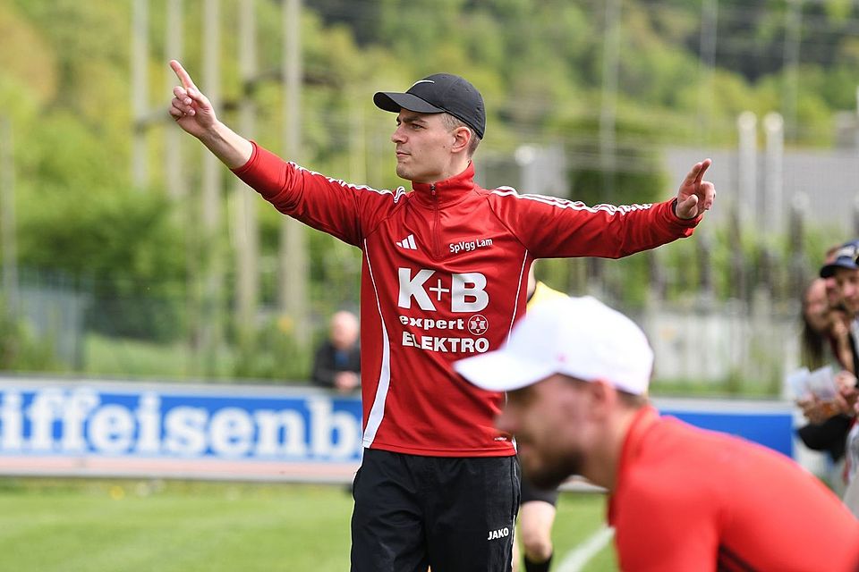Der junge Lorenz Kowalski hat die SpVgg Lam zu einer Spitzenmannschaft der Landesliga geformt. Doch sind die Osserbuam schon abgezockt genug, im Fünfkampf um Platz 2 bestehen zu können?