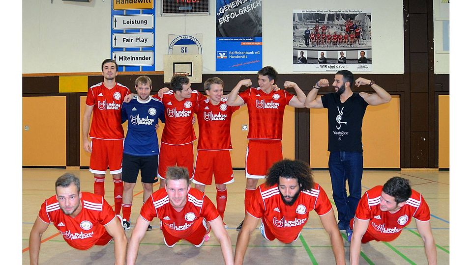 Sportlich: DGF Flensburg legte nach der Siegerehrung noch eine Extra-Schicht ein. Foto: usc