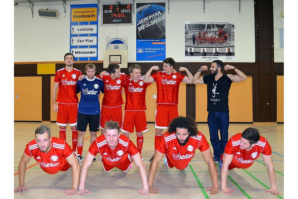 Sportlich: DGF Flensburg legte nach der Siegerehrung noch eine Extra-Schicht ein. Foto: usc Sportlich: DGF Flensburg legte nach der Siegerehrung noch eine Extra-Schicht ein. Foto: usc