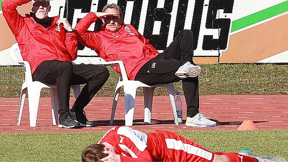 Uwe Hartenberger (rechts im Bild) gibt im Kampf um den Klassenerhalt noch nicht auf. 14 Spiele hat der SC noch Zeit, sich in der Oberliga zu beweisen.  F: Luge