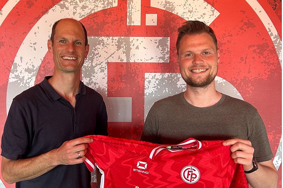 Marco Denic (li.) mit seinem Nachfolger Marcel Brenzinger Marco Denic (li.) mit seinem Nachfolger Marcel Brenzinger