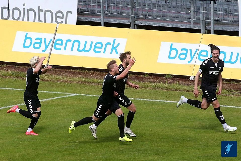 Das wäre ganz nach dem Geschmack der Gäste: Jubelnde Wacker-Spieler - auch in Schweinfurt? 