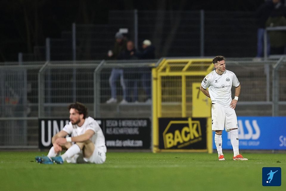 Frust beim SV Wacker: Die Burghauser verspielten beim Tabellenletzten in Aschaffenburg einen 2:0-Vorsprung.