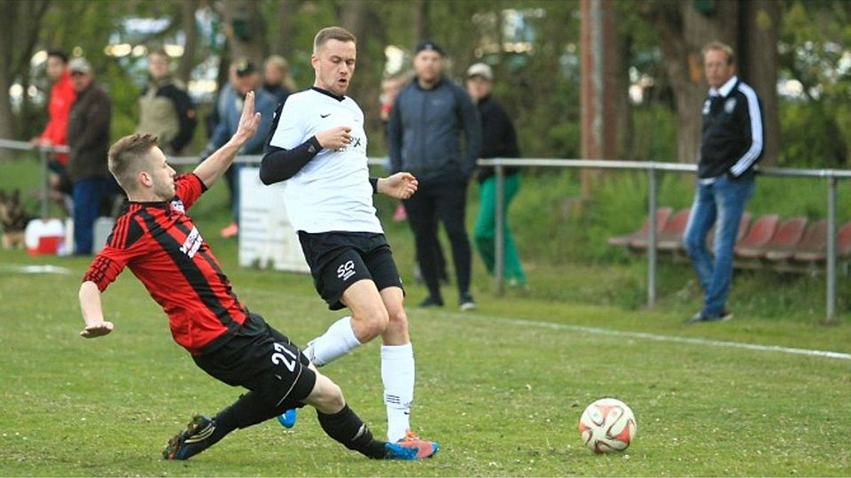 Die SG Nieder-Wiesen/Oberwiesen (links) und die SG Weinheim/Heimersheim (rechts) sind Konkurrenten im Aufstiegskampf. F: Wolff