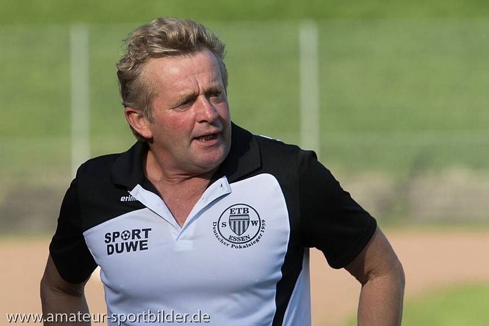 Wenn es nach der TSG geht, darf Wölpper, der in seiner mehr als 20-jährigen Trainer-Karriere bei über 500 Oberliga-Spielen an der Seitenlinie stand, in Dülmen in den Trainerruhestand gehen (Archivfoto).