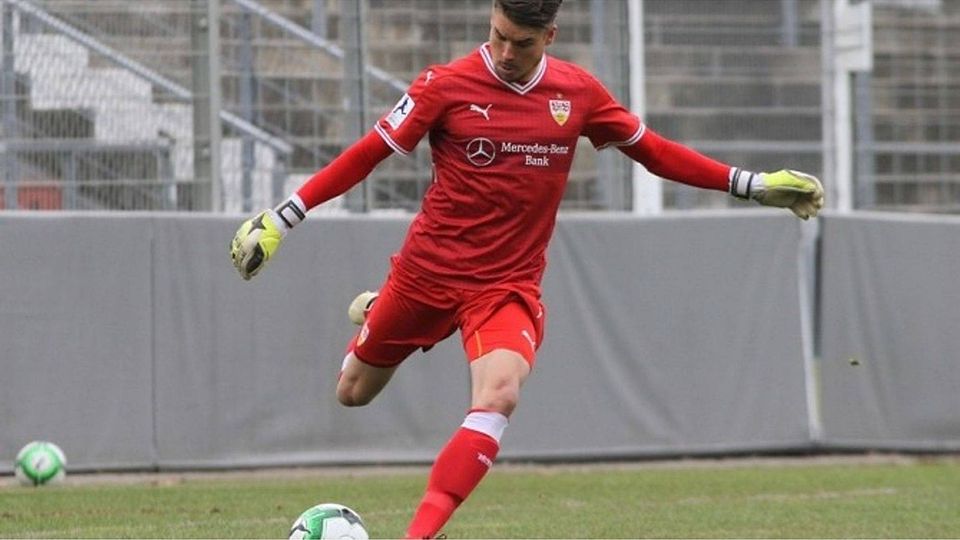 Alexander Meyer: Seltener Einsatz für den VfB II und dann kassiert der Torwart gleich sechs Gegentreffer. Foto: Lommel