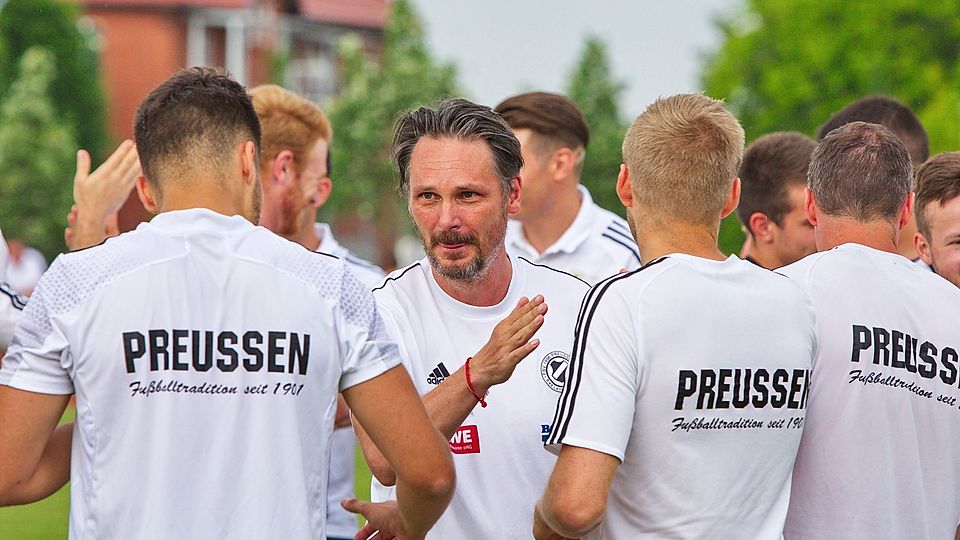 Thomas Wirth kann erstmalig zu einem Fußballspiel laufen.