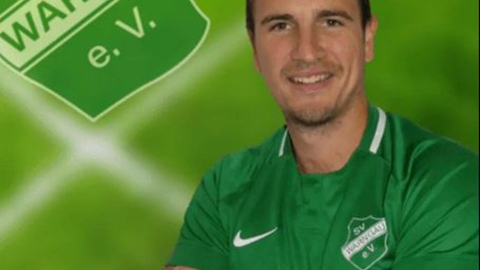 Erzielte einen Hattrick. Warngaus Capitano Andi Scheuck