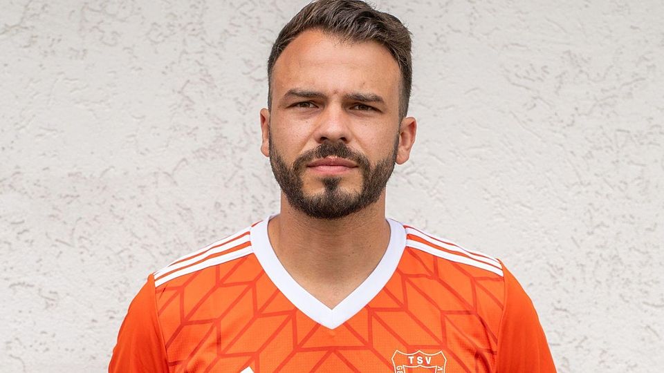 Der Spieltertrainer des TSV Geiselbullach Neu-Esting Stefan Held nimmt den Toto-Pokal als Wettbewerb voll an.