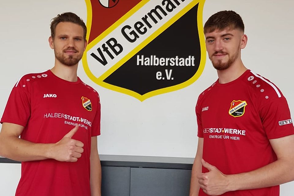 Fabian Wenzel (r.) und Hendrik Kuhnhold bleiben Halberstadt erhalten.