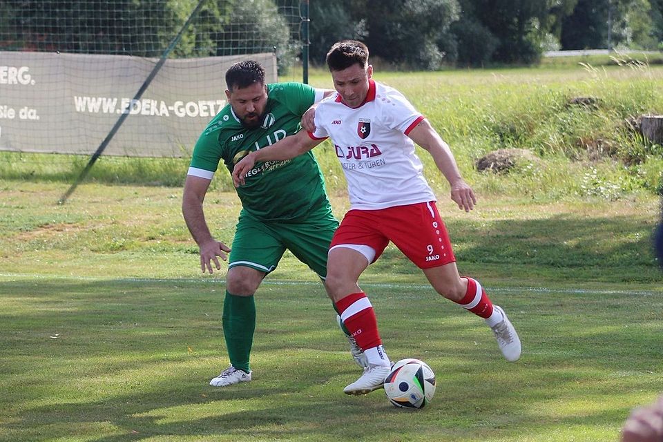 Erster gegen Letzter – doch Lui Tannhäuser (rechts) und die SpVgg Trabitz kamen in Kohlberg nicht über ein torloses Remis hinaus.