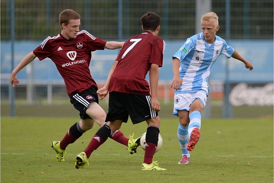 Mit 1:2 unterlagen die U17-Junioren des 1. Fc Nürnberg (hier gegen 1860 München) bei den Stuttgarter Kickers. Foto: Leifer